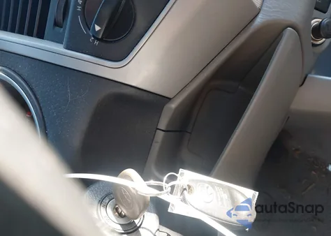 2011 Toyota Tacoma Base V6 z USA, uszkodzony, nr VIN 5TFUU4EN4BX002216